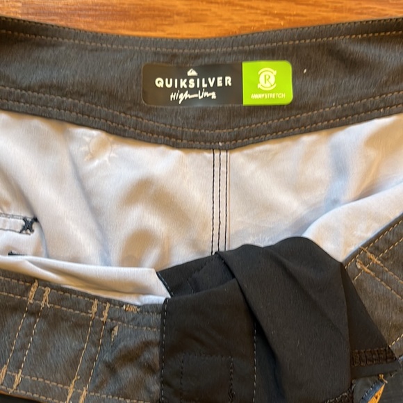 Quiksilver board shorts - Picture 2 of 4